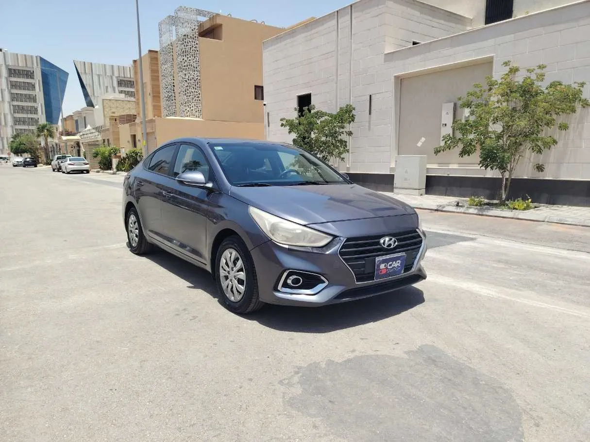 Car image 3
