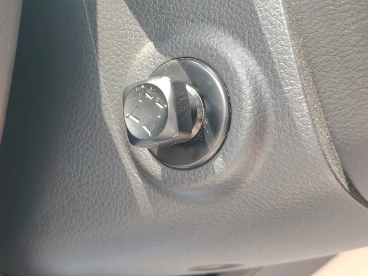 Car image 31