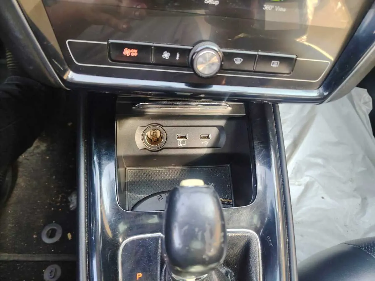 Car image 22