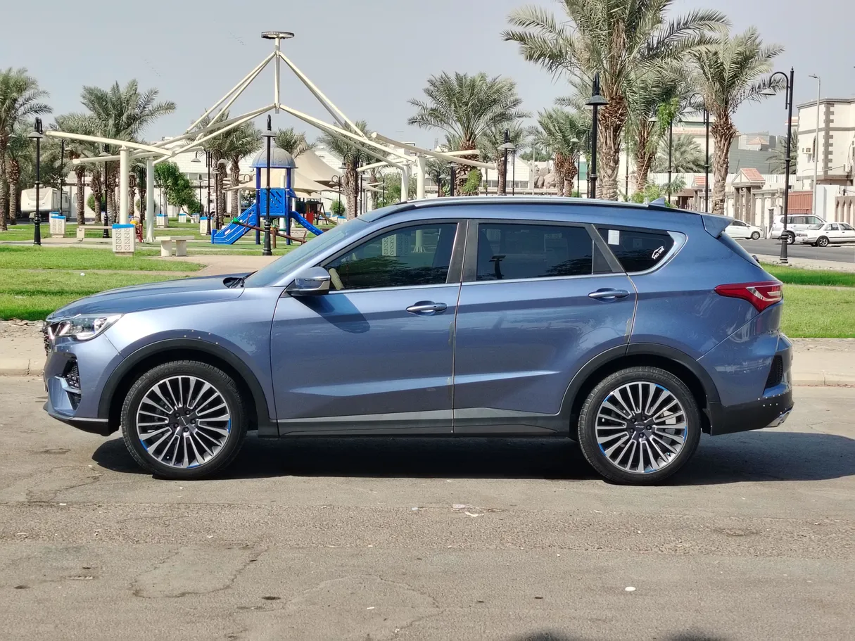 Car image 8