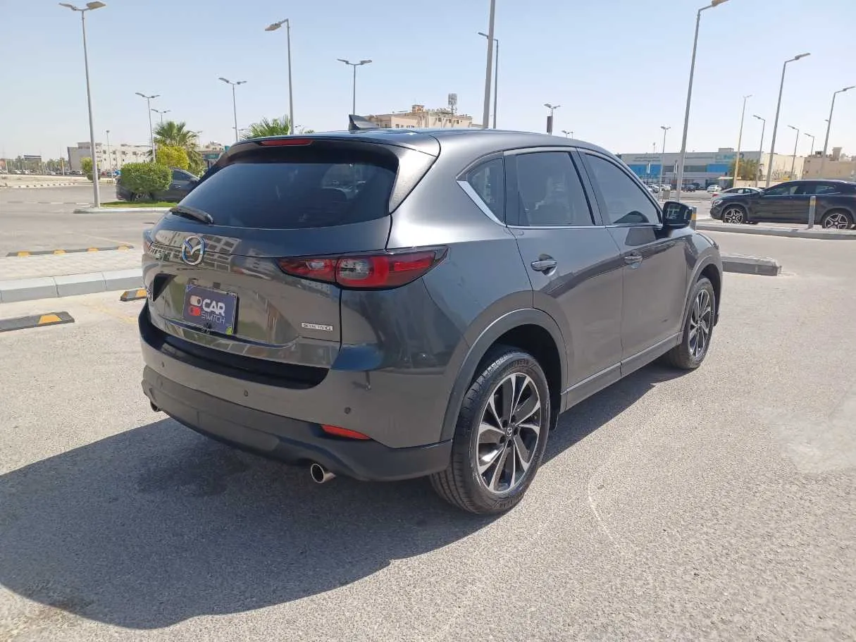 Car image 5