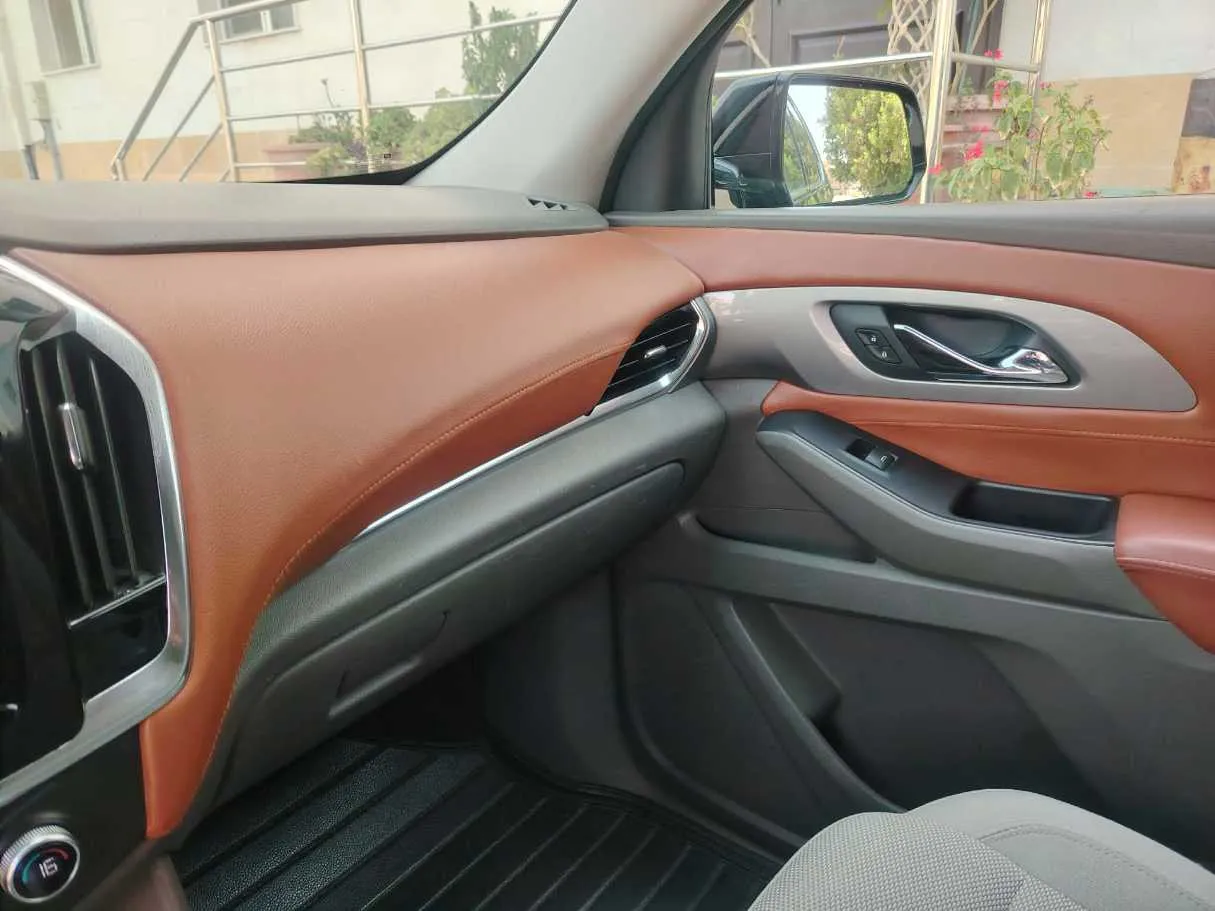 Car image 38