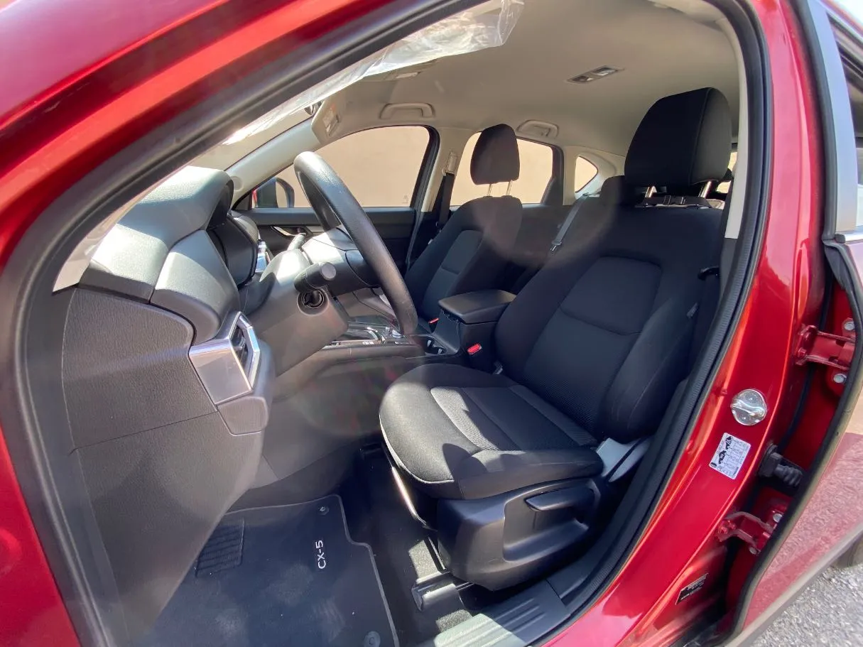 Car image 11