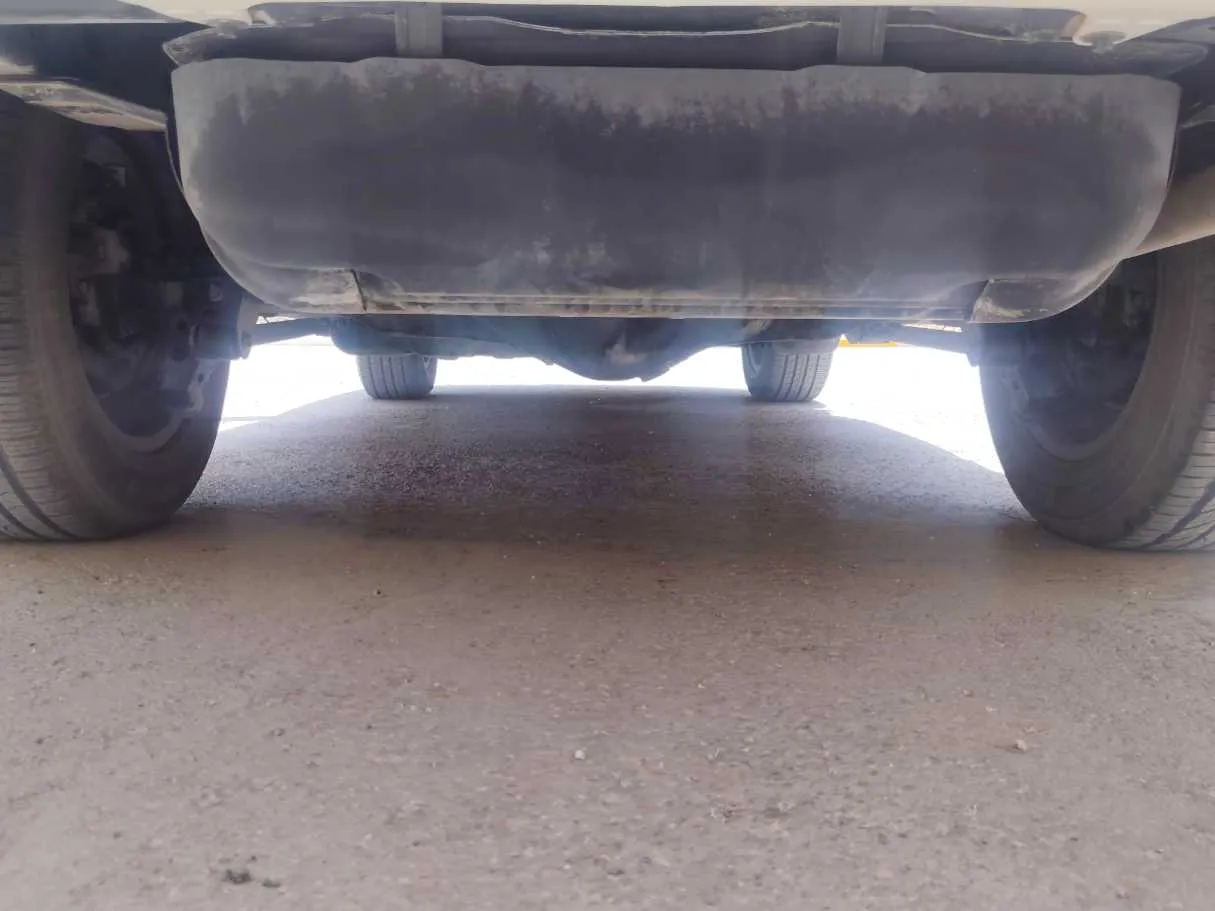 Car image 30
