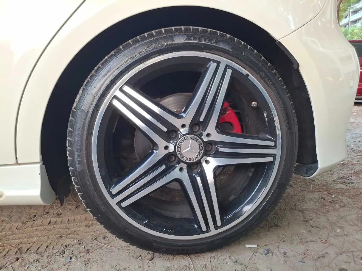 Car image 6