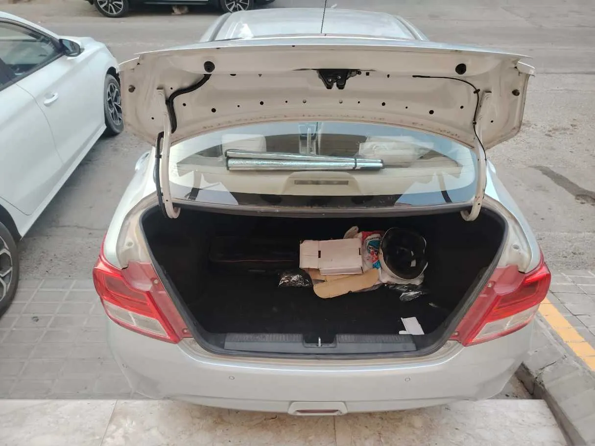 Car image 29