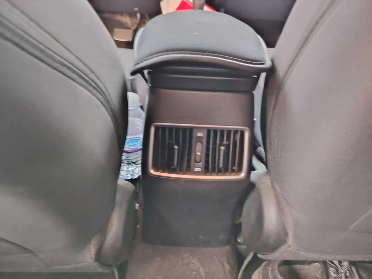 Car image 39