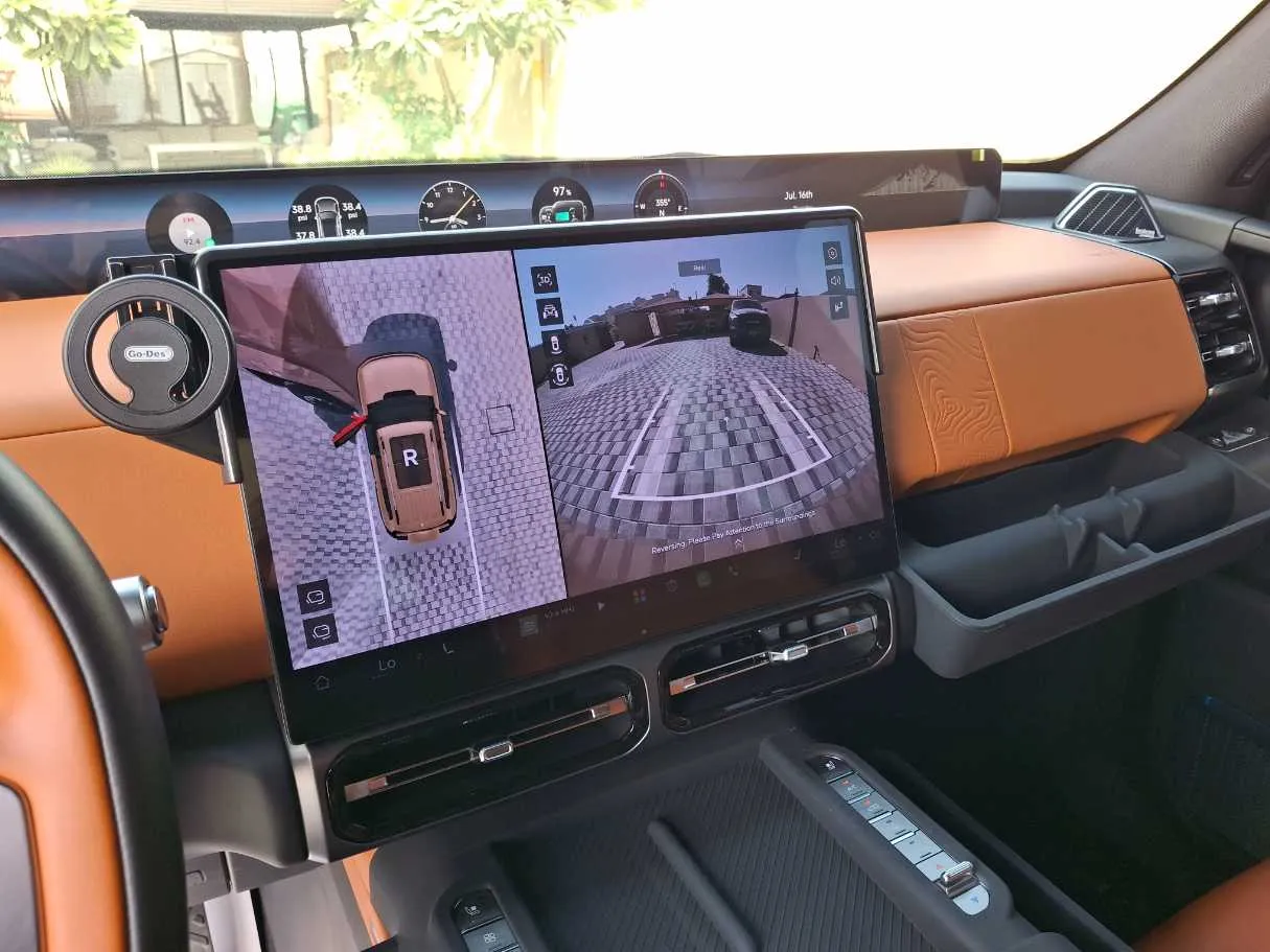 Car image 21
