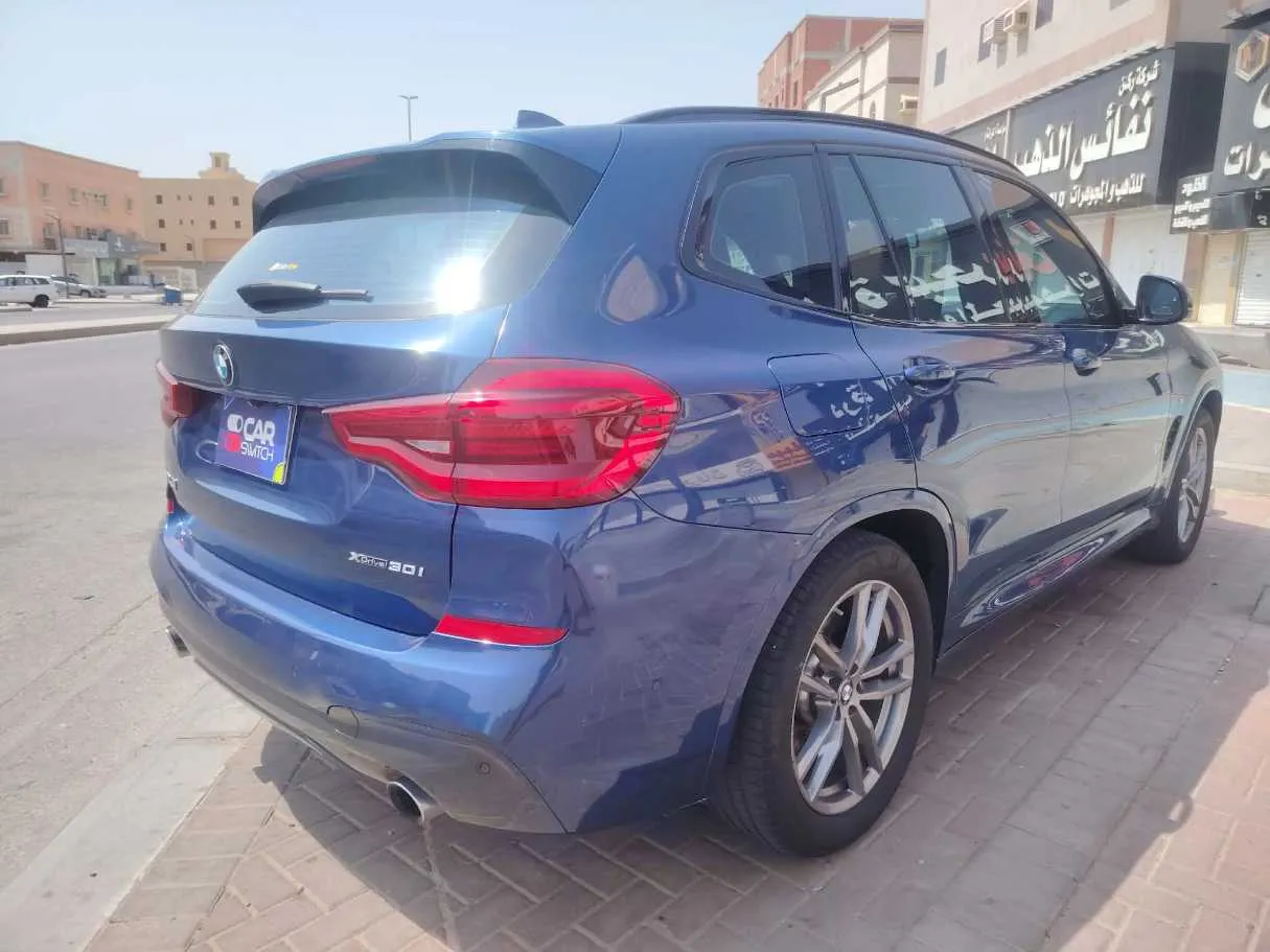 Car image 5