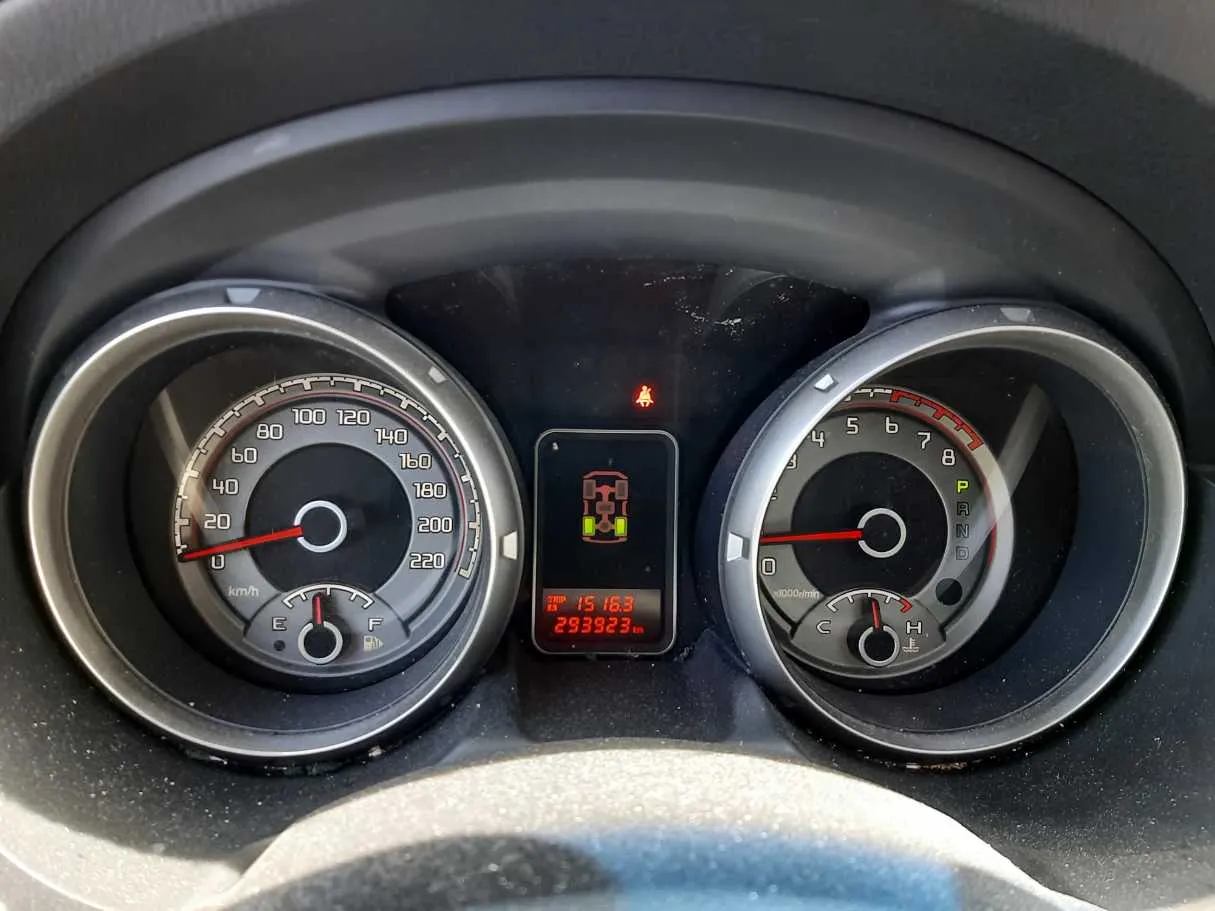 Car image 18