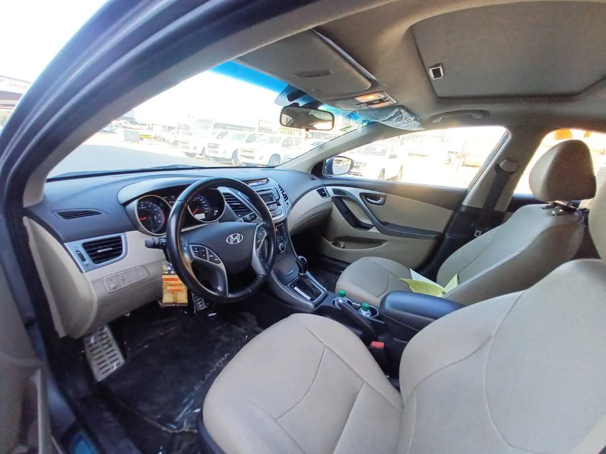 Car image 11