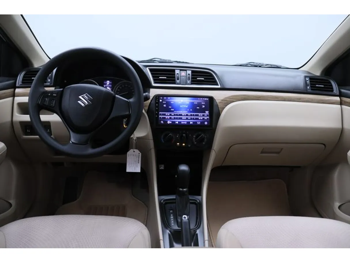 Car image 14