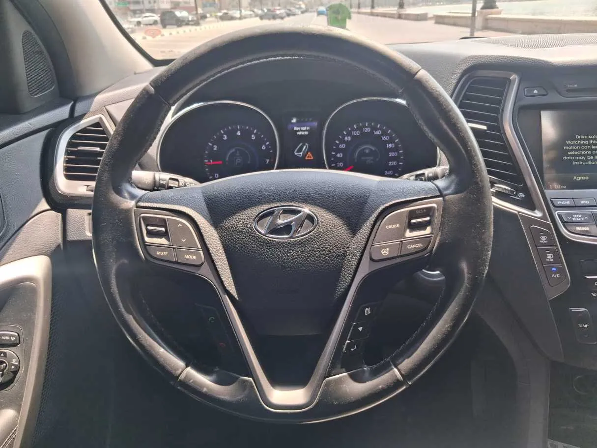 Car image 16