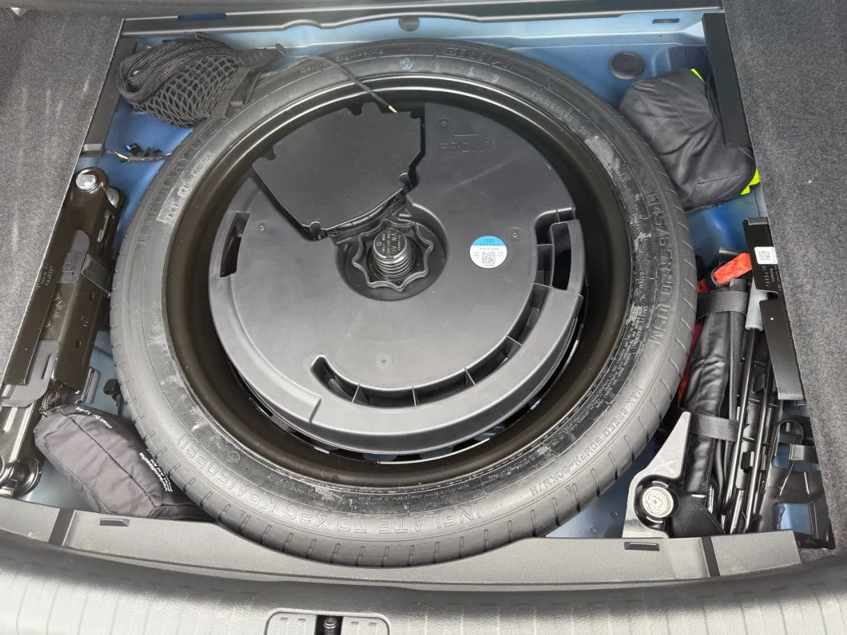 Car image 23