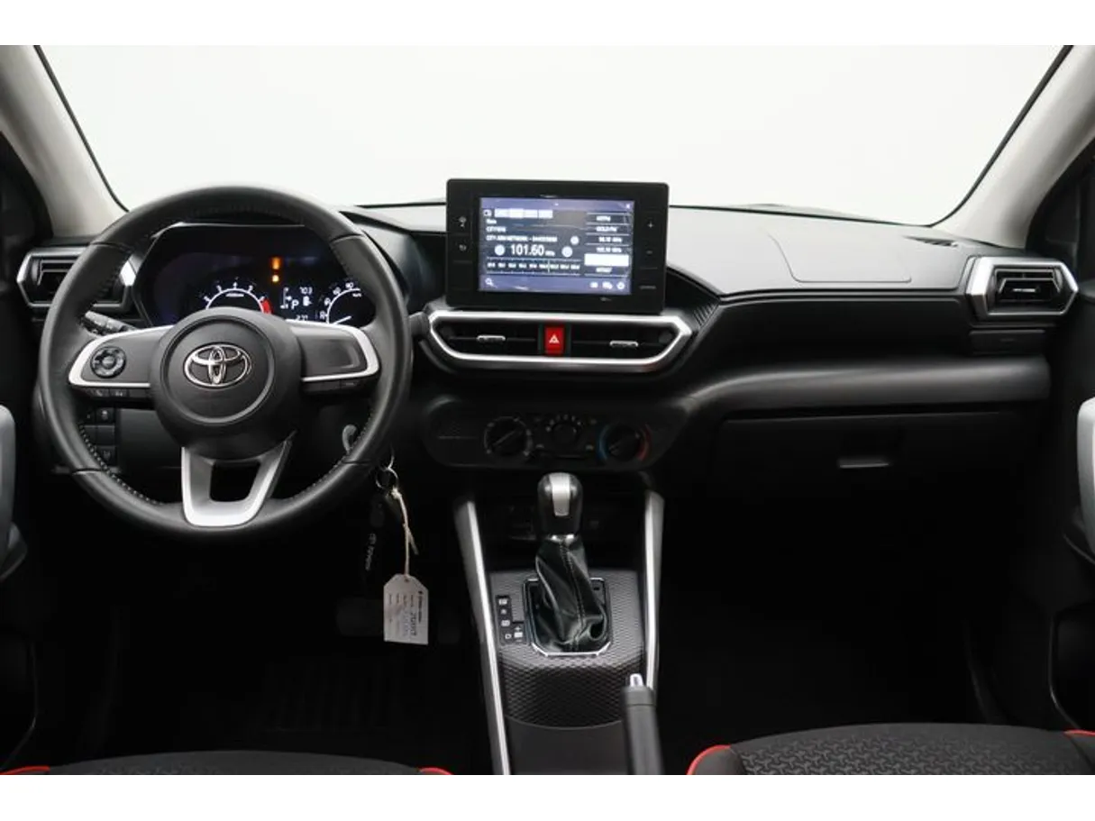 Car image 14