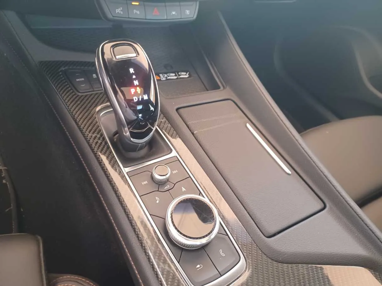Car image 15