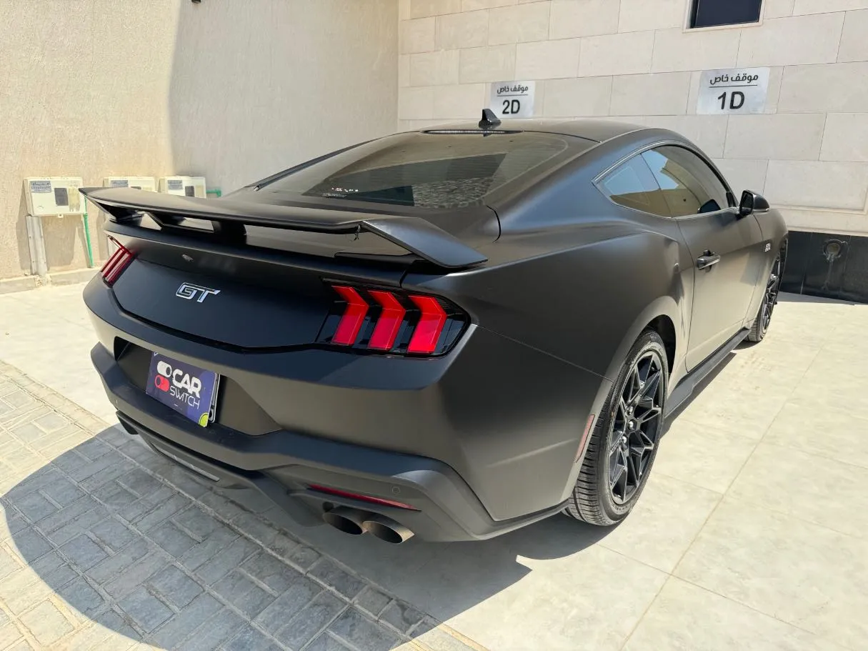 Car image 3
