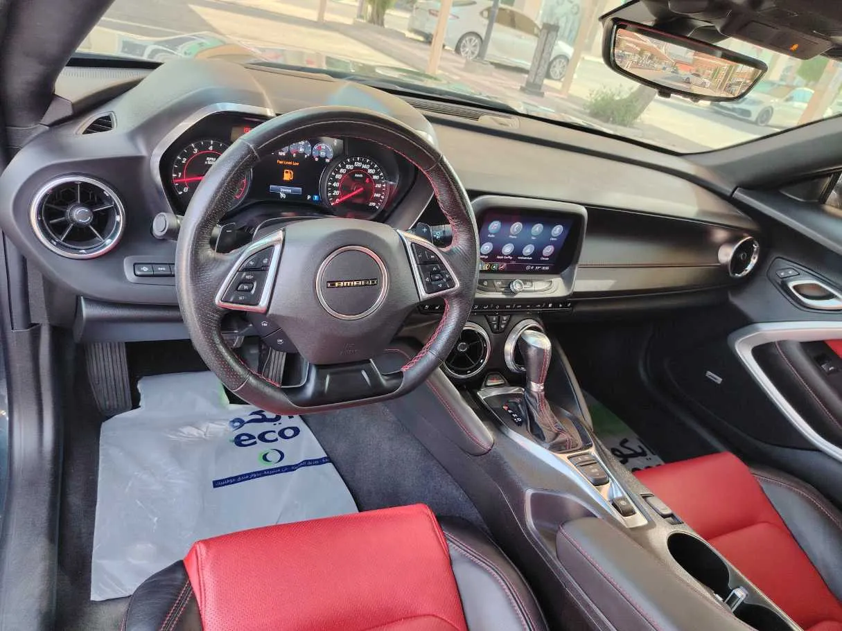 Car image 13
