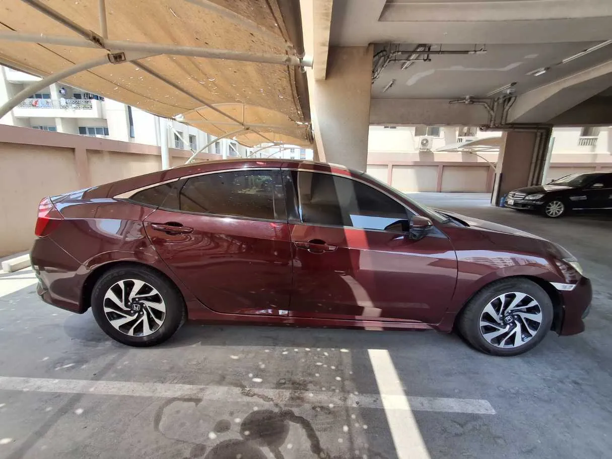 Car image 8