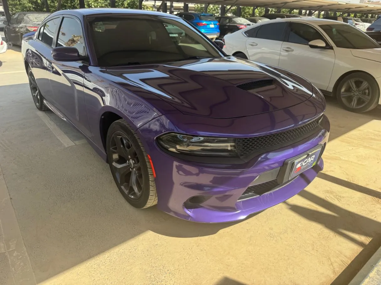 Car image 3
