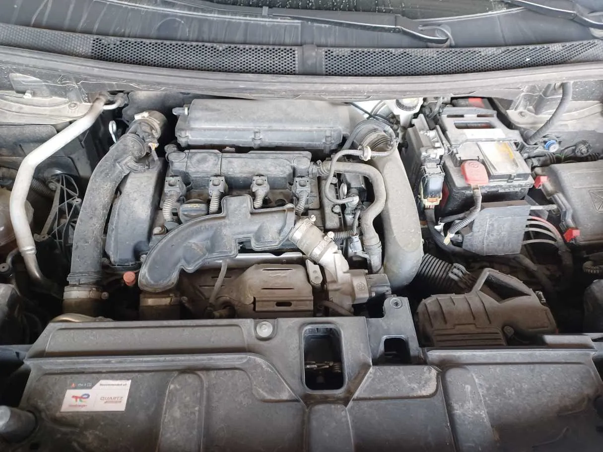 Car image 26