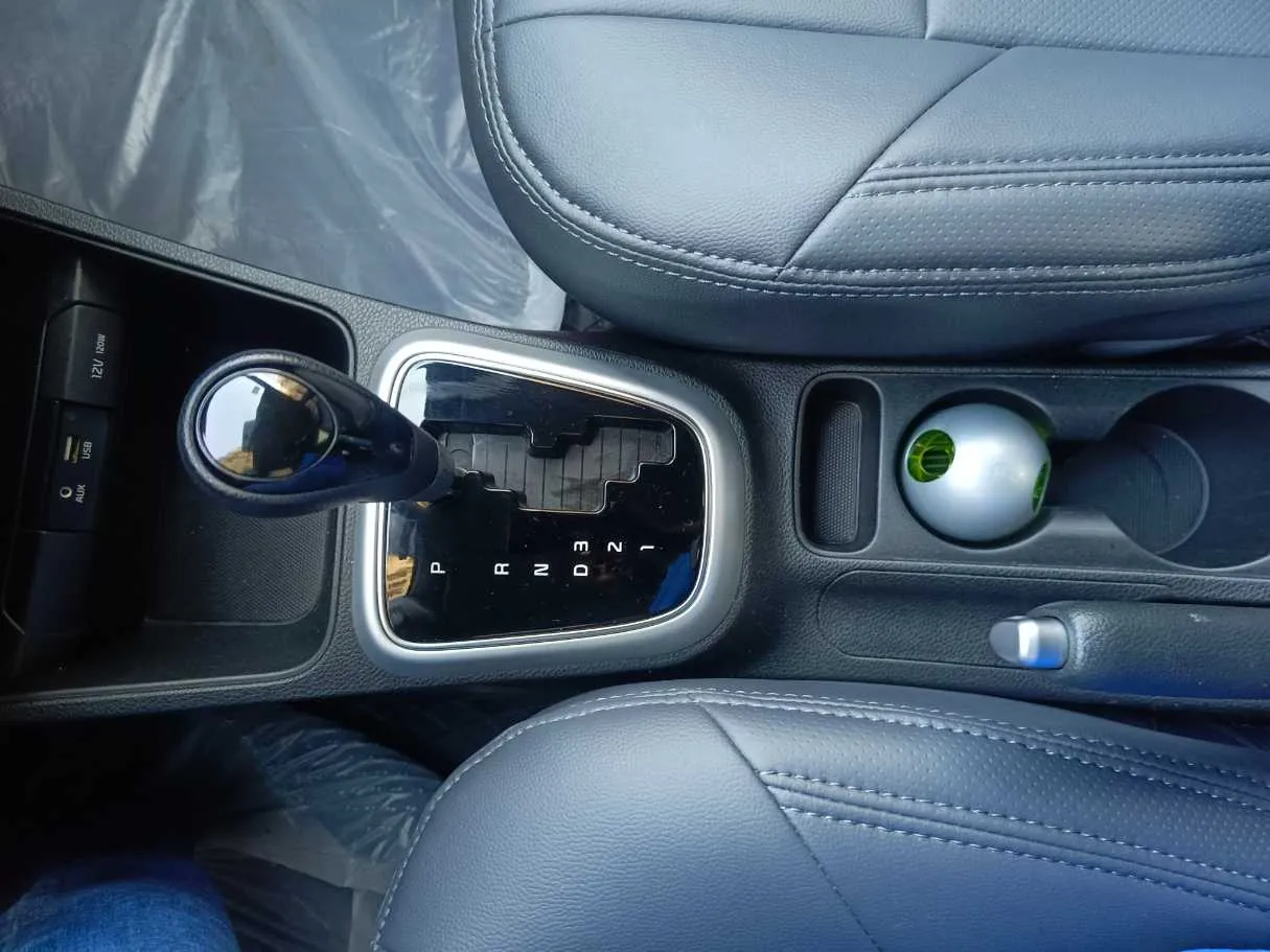 Car image 18