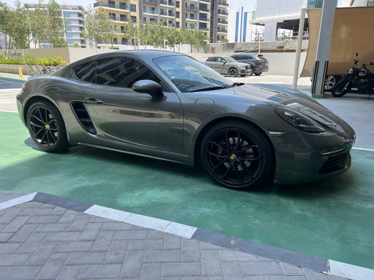 Car image 6