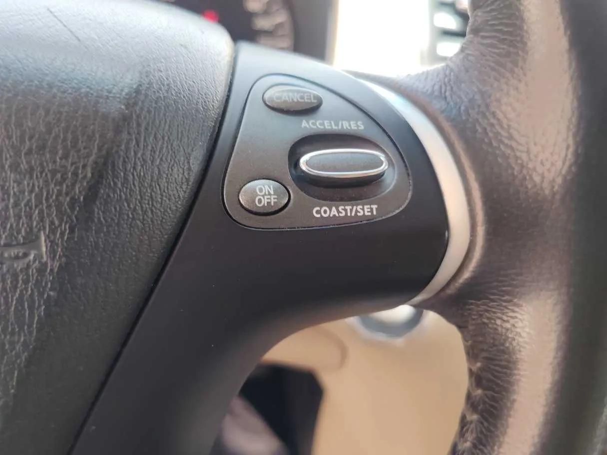 Car image 37