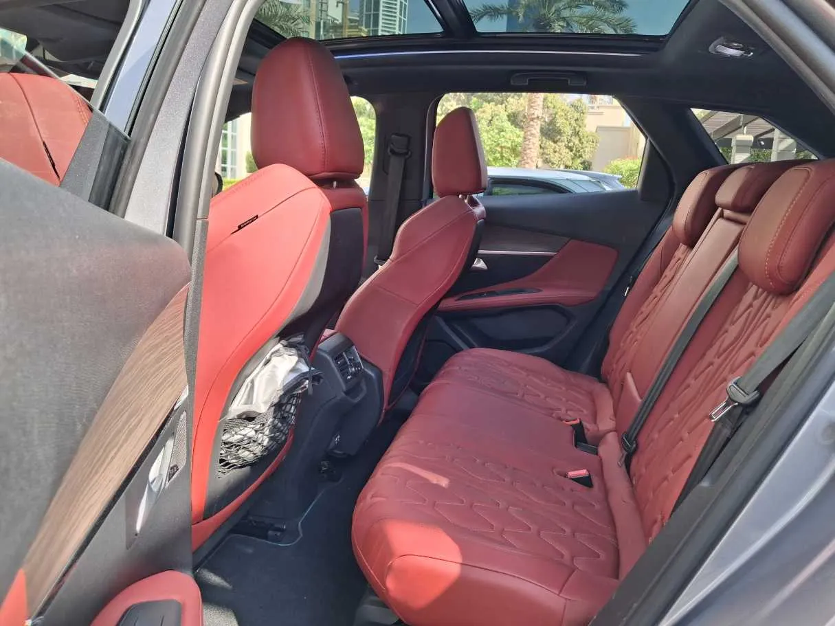 Car image 13