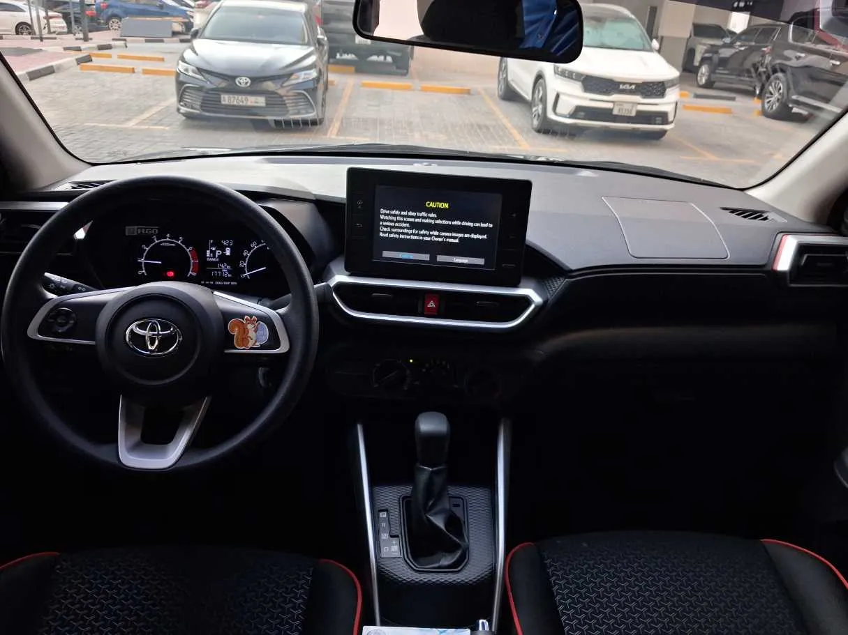 Car image 15