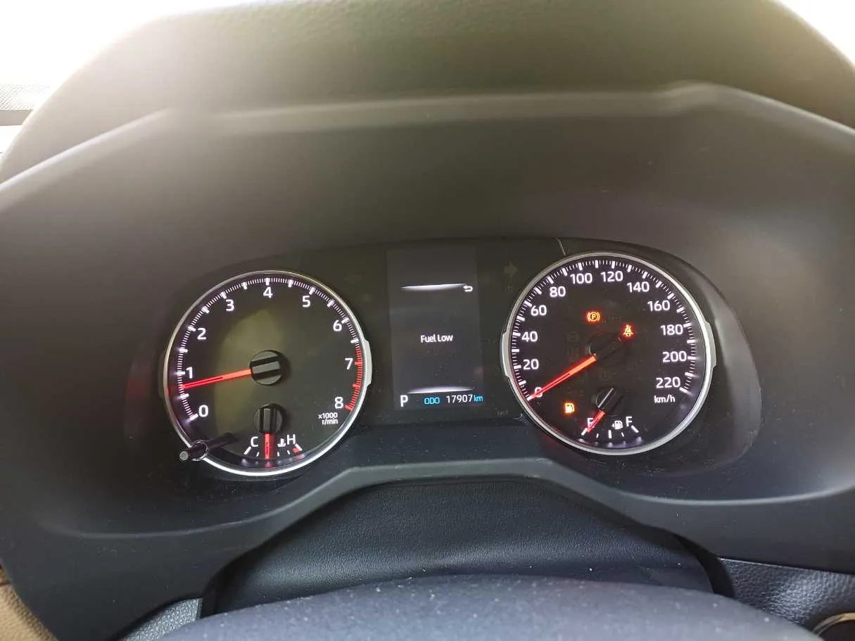 Car image 18