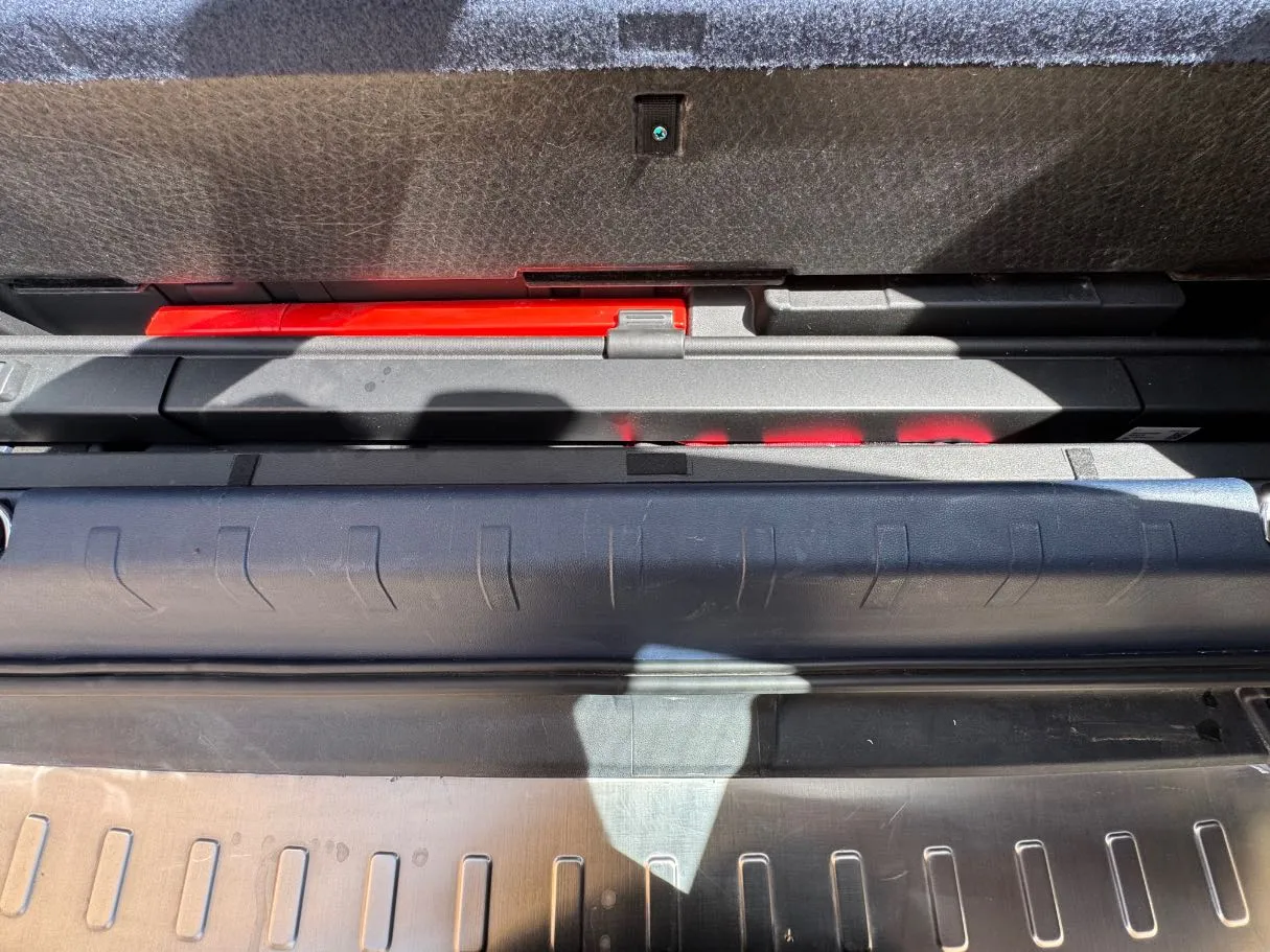 Car image 27