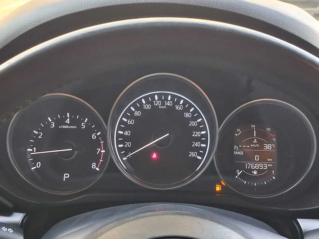 Car image 20