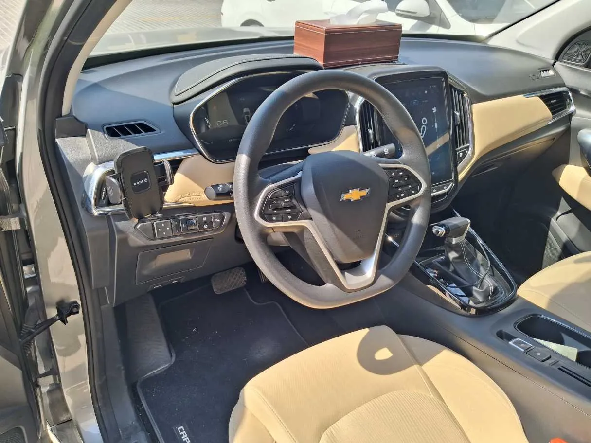 Car image 11