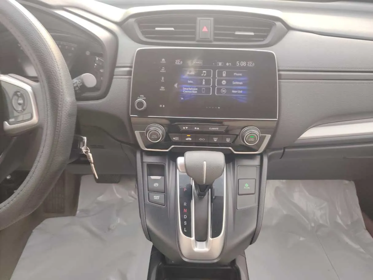 Car image 18
