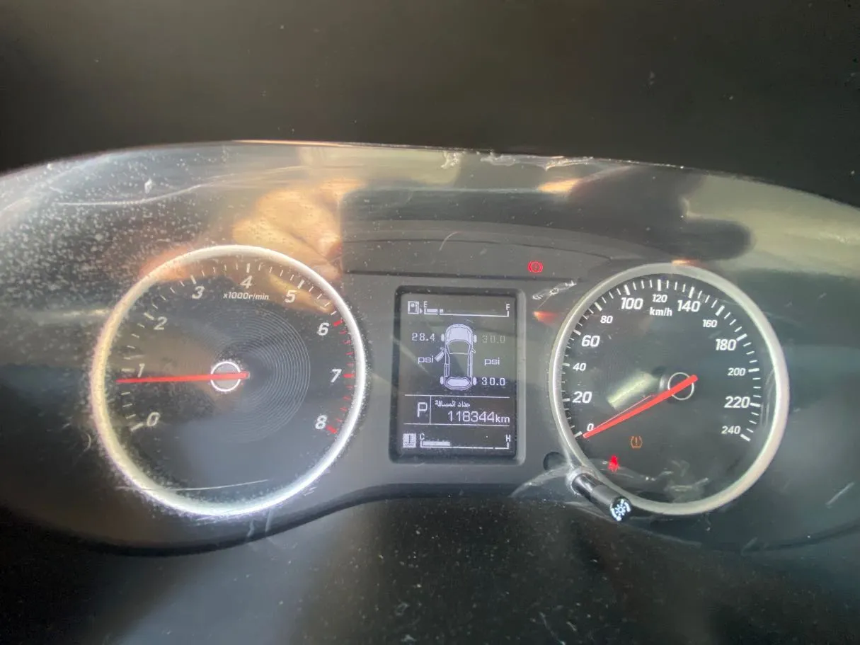 Car image 17