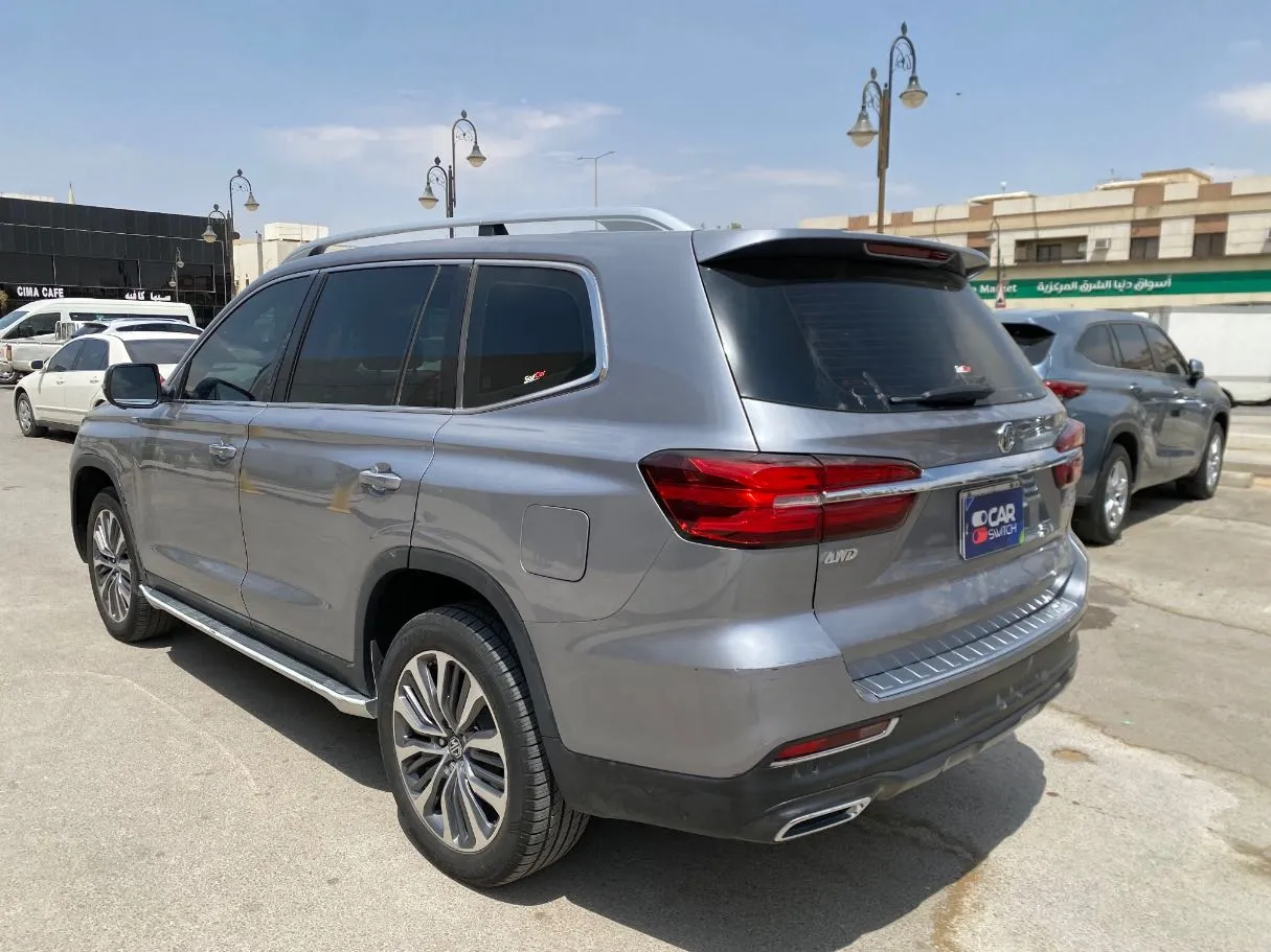 Car image 7