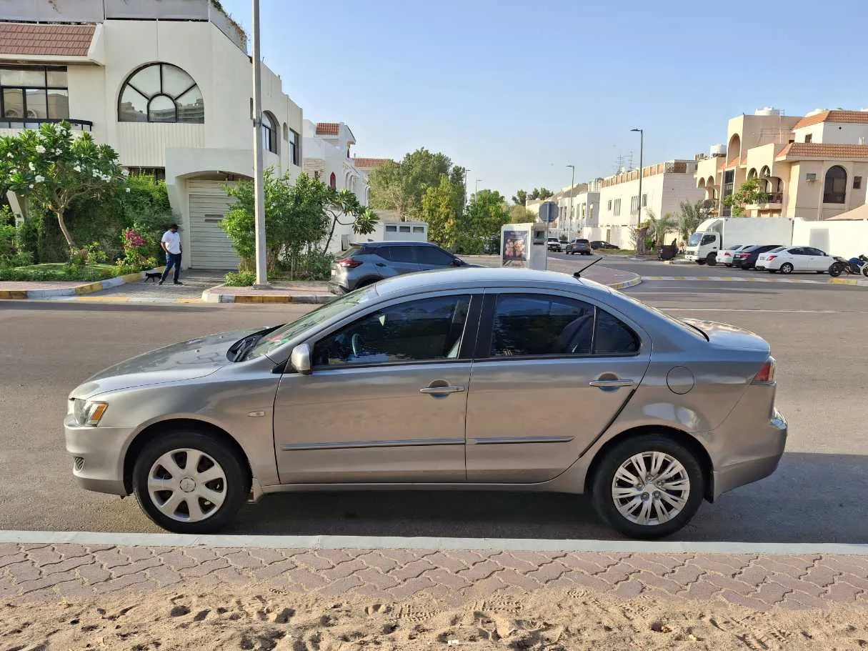 Car image 8