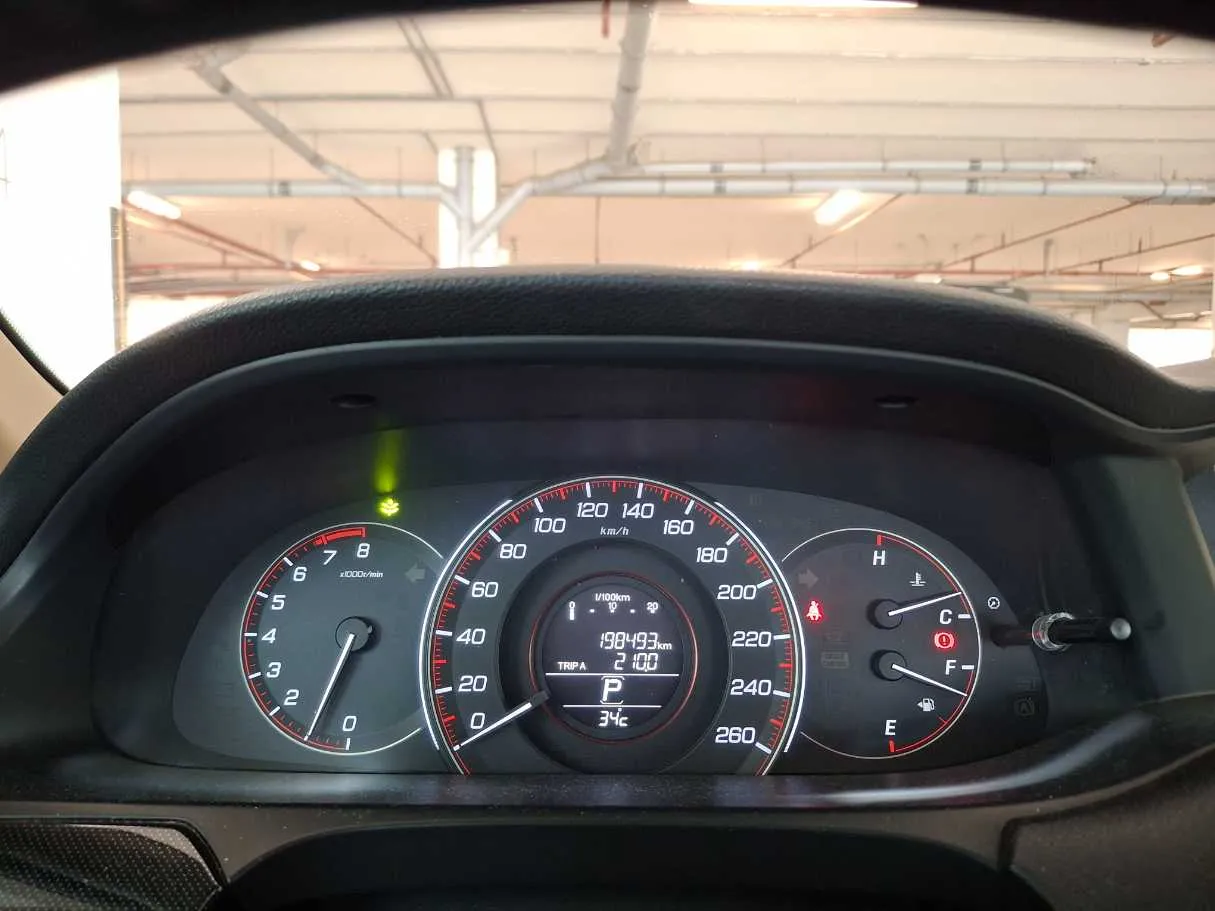 Car image 19