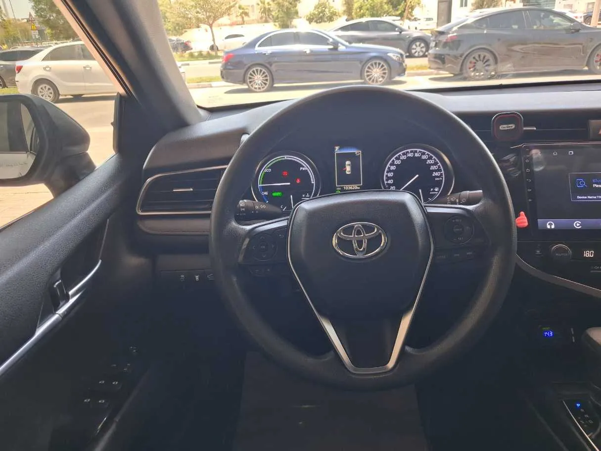 Car image 17