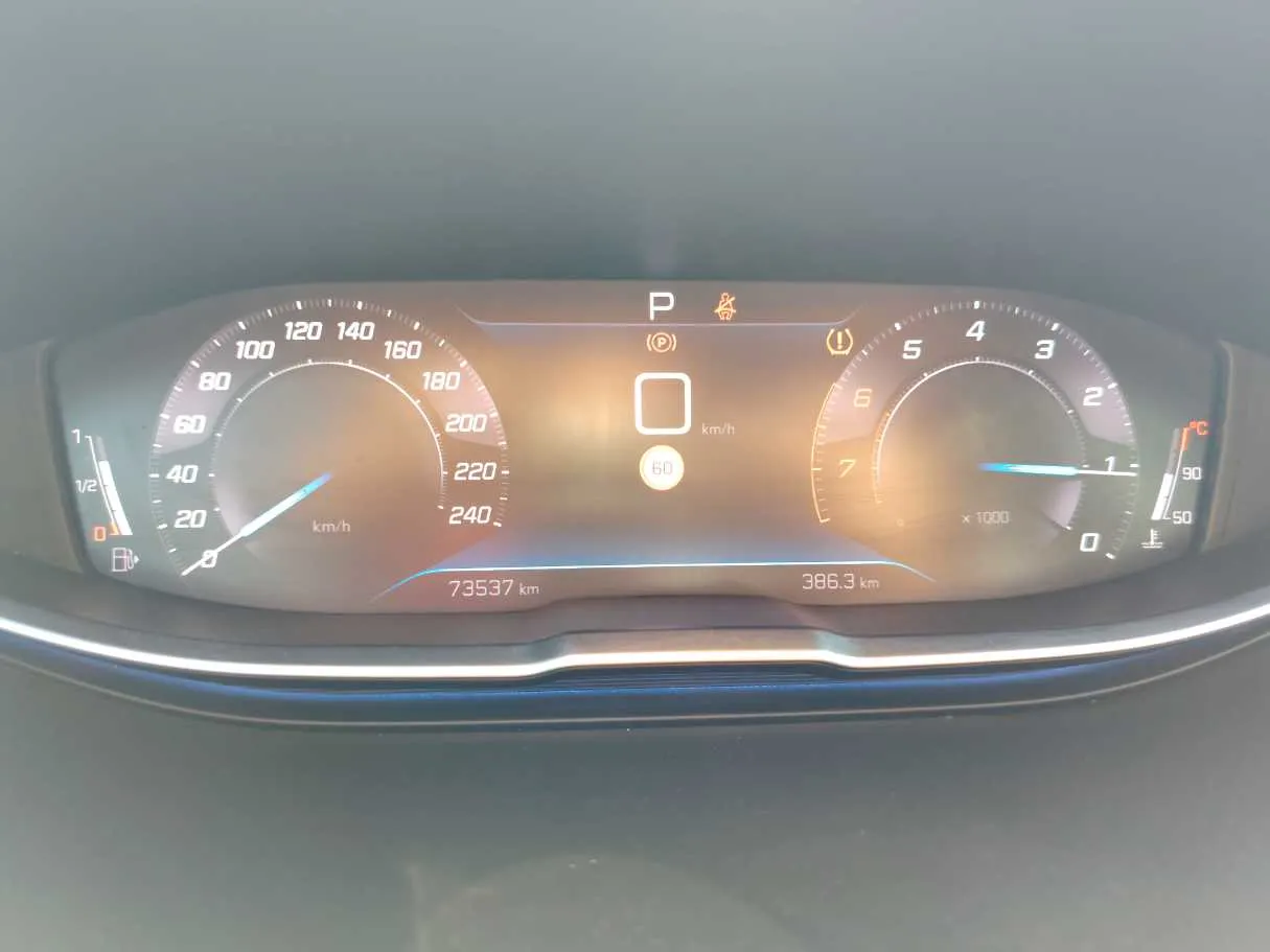 Car image 25