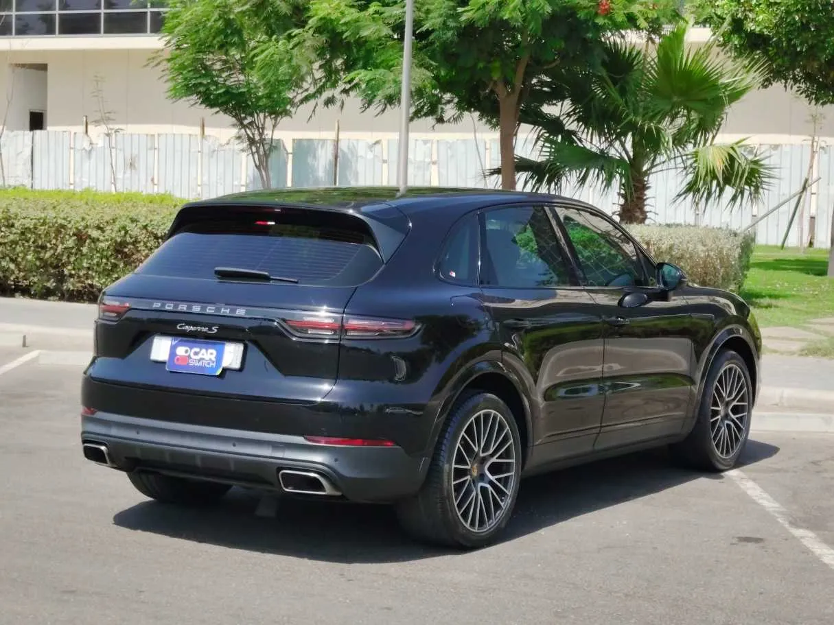 Car image 5