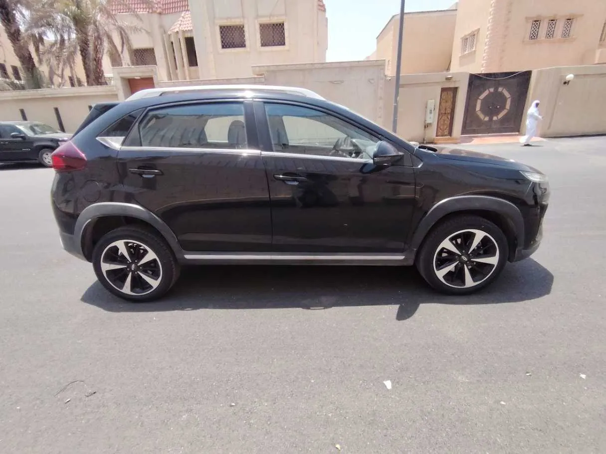 Car image 4