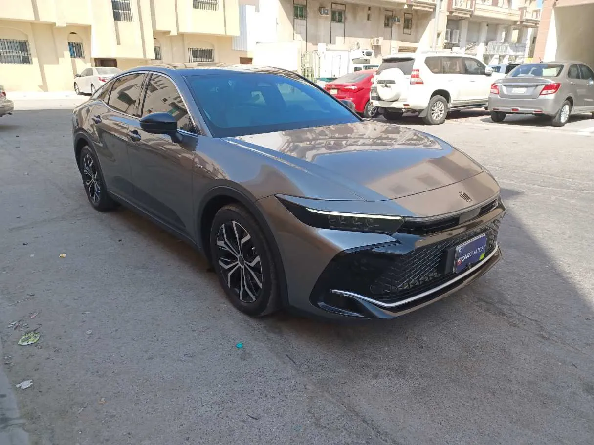 Car image 3