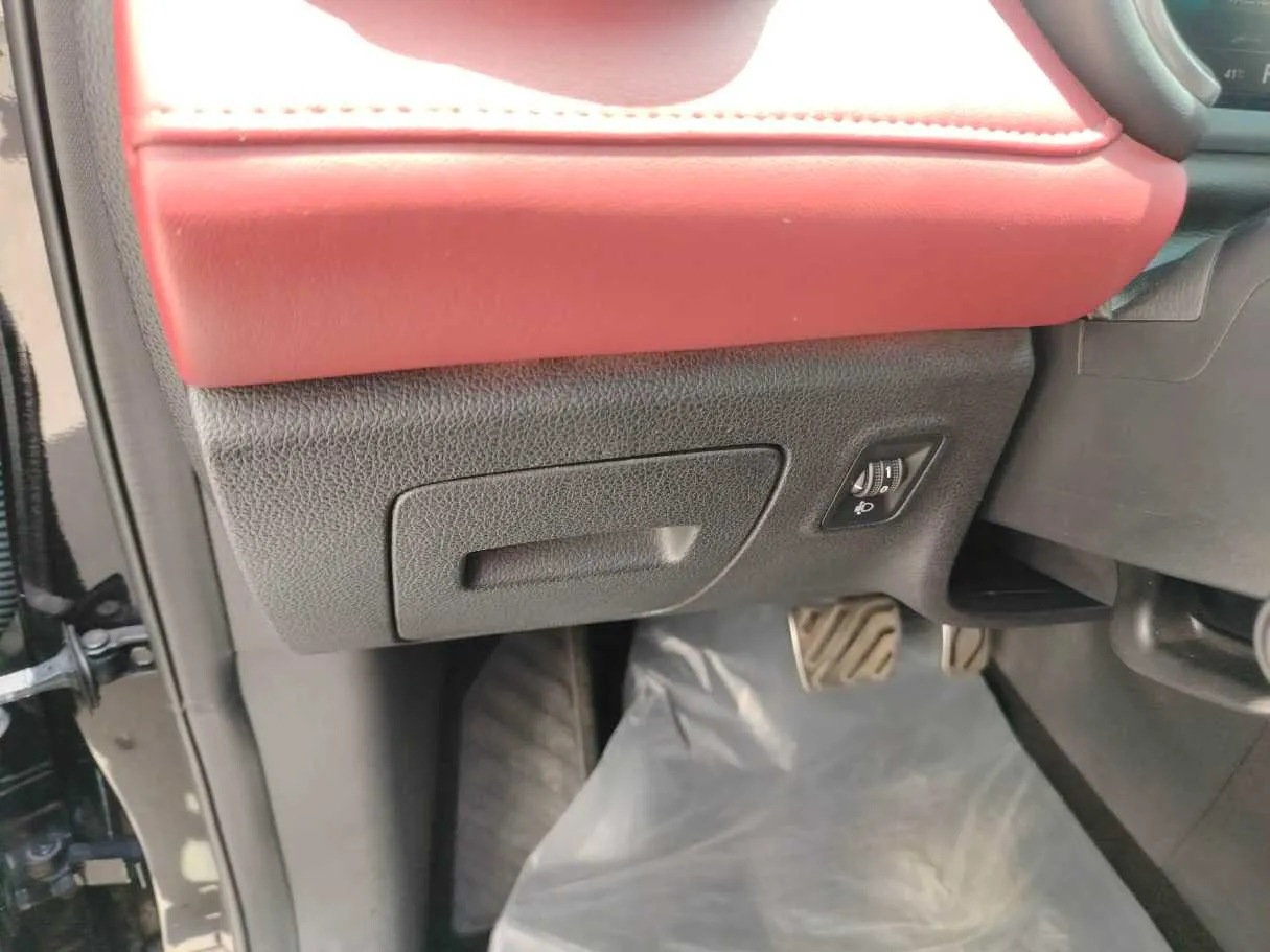 Car image 38