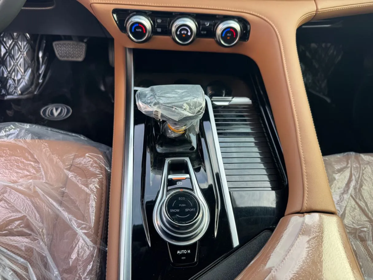 Car image 15