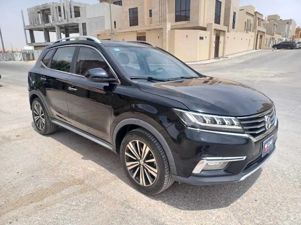 Car image 3