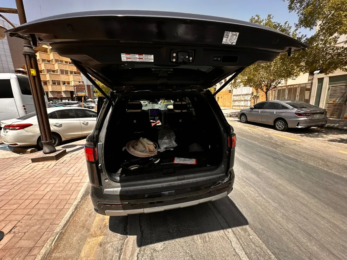 Car image 23