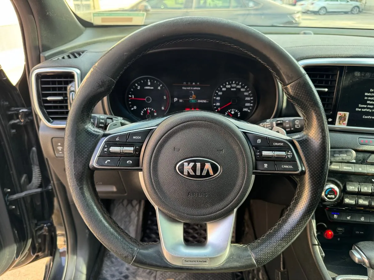 Car image 21