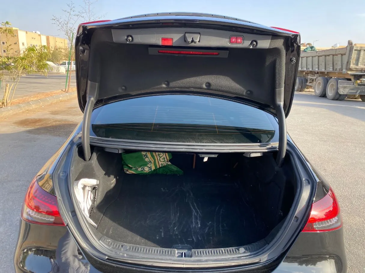 Car image 23